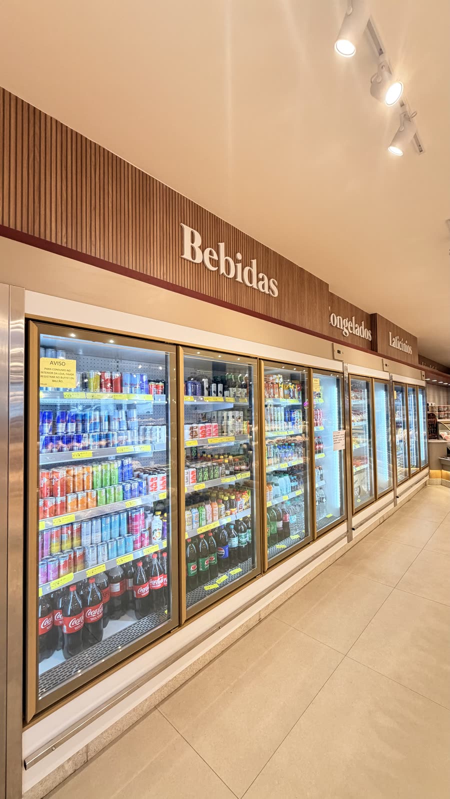 Câmara de bebidas com portas de vidro